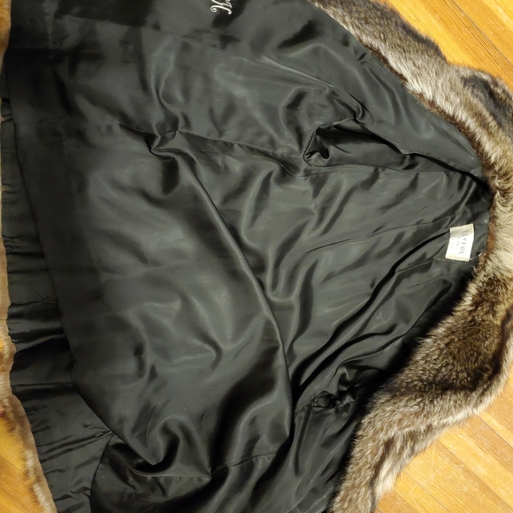 Pre-owned fur coat - Picture 5 of 8